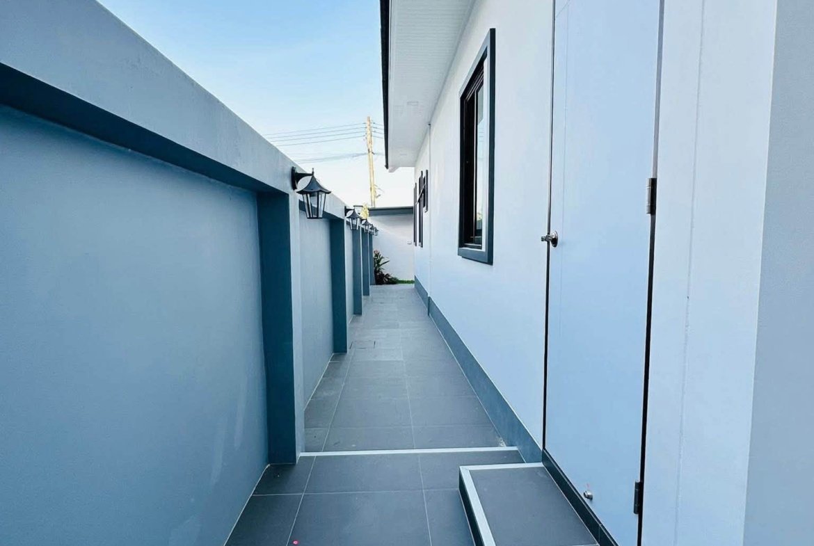 LUXURY MODERN POOL VILLA | Pong – Ang Map Prachan